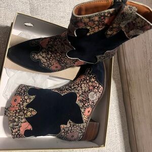 L'ARTISTE LADYLUCK WESTERN BOOTIES